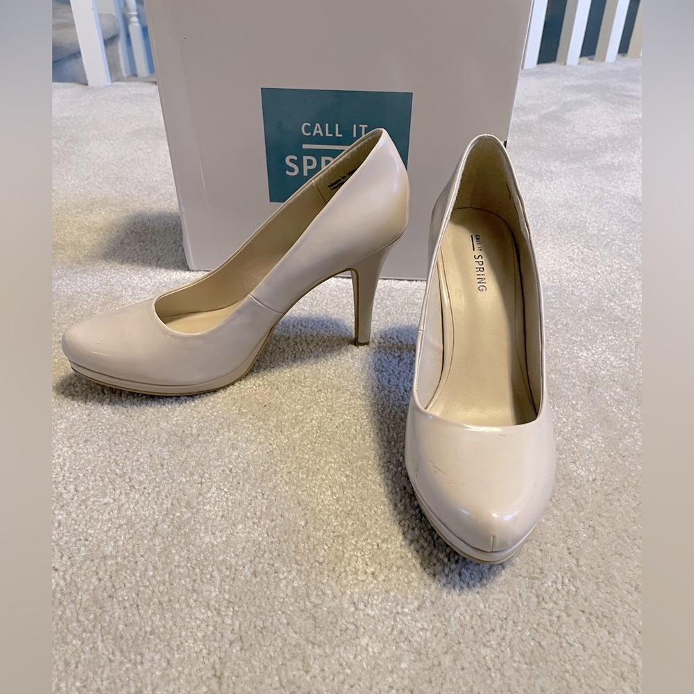 Size 8 beige leather heals